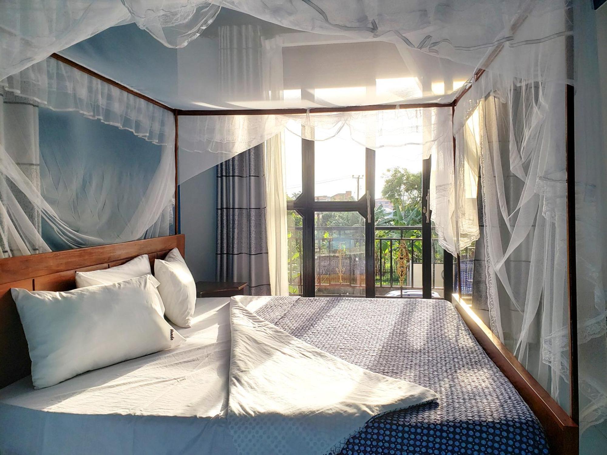 Hendo Hotel Entebbe Eksteriør bilde