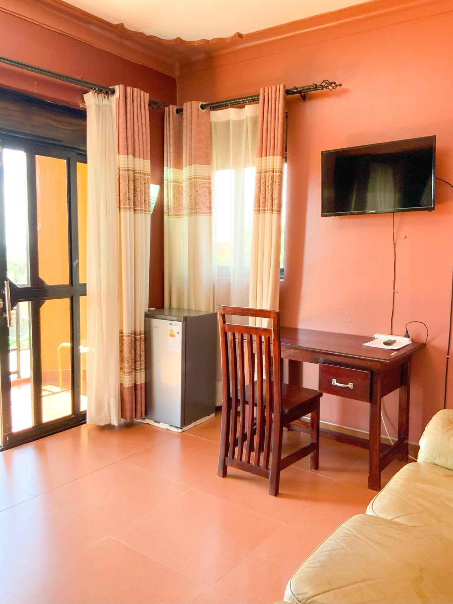 Hendo Hotel Entebbe Eksteriør bilde