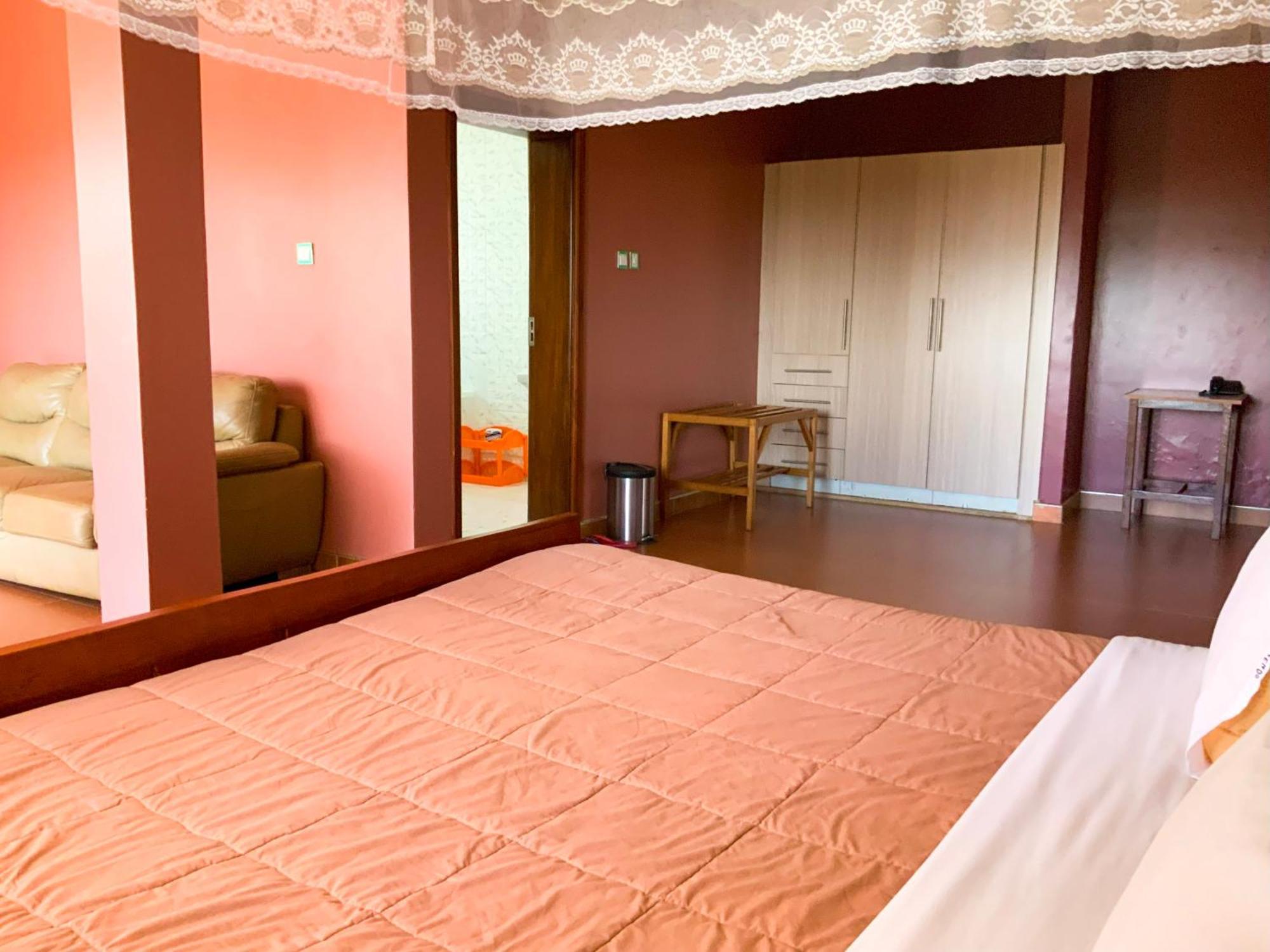 Hendo Hotel Entebbe Eksteriør bilde