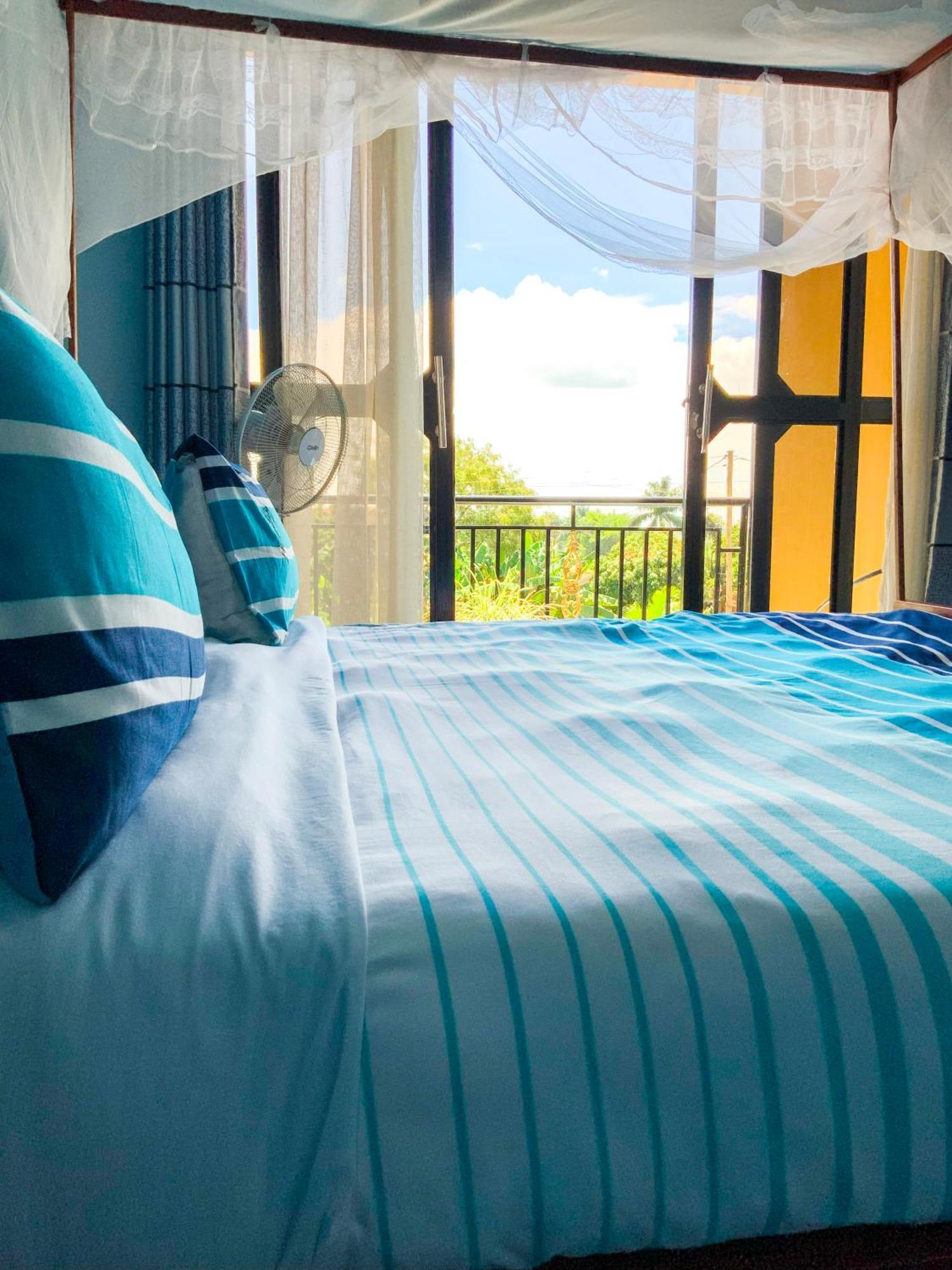 Hendo Hotel Entebbe Eksteriør bilde