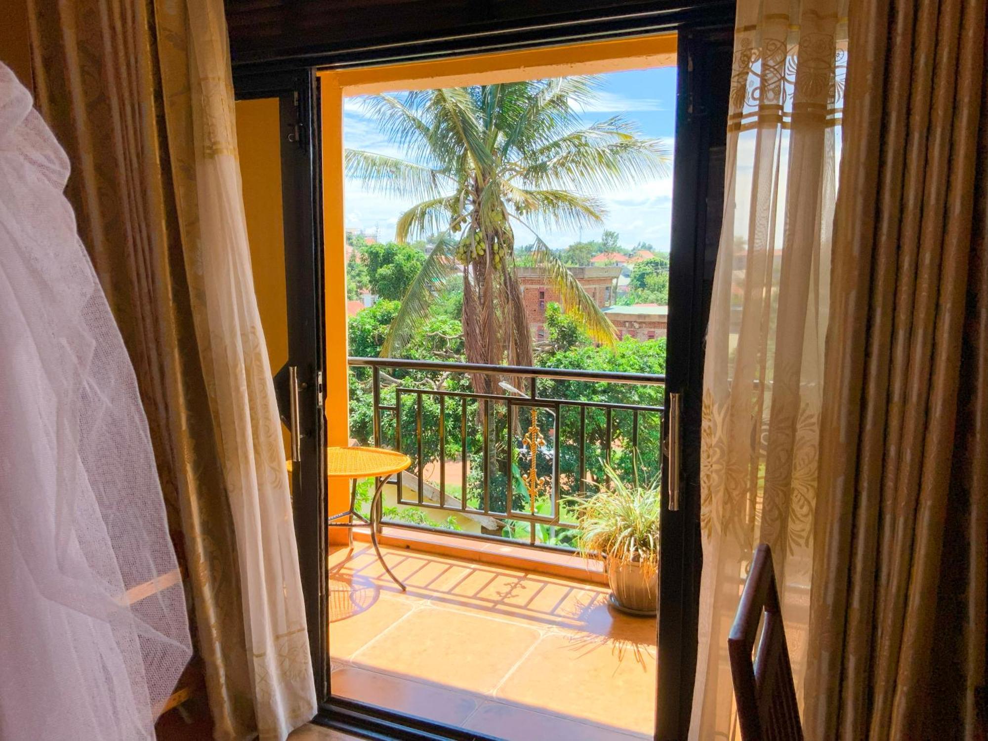Hendo Hotel Entebbe Eksteriør bilde