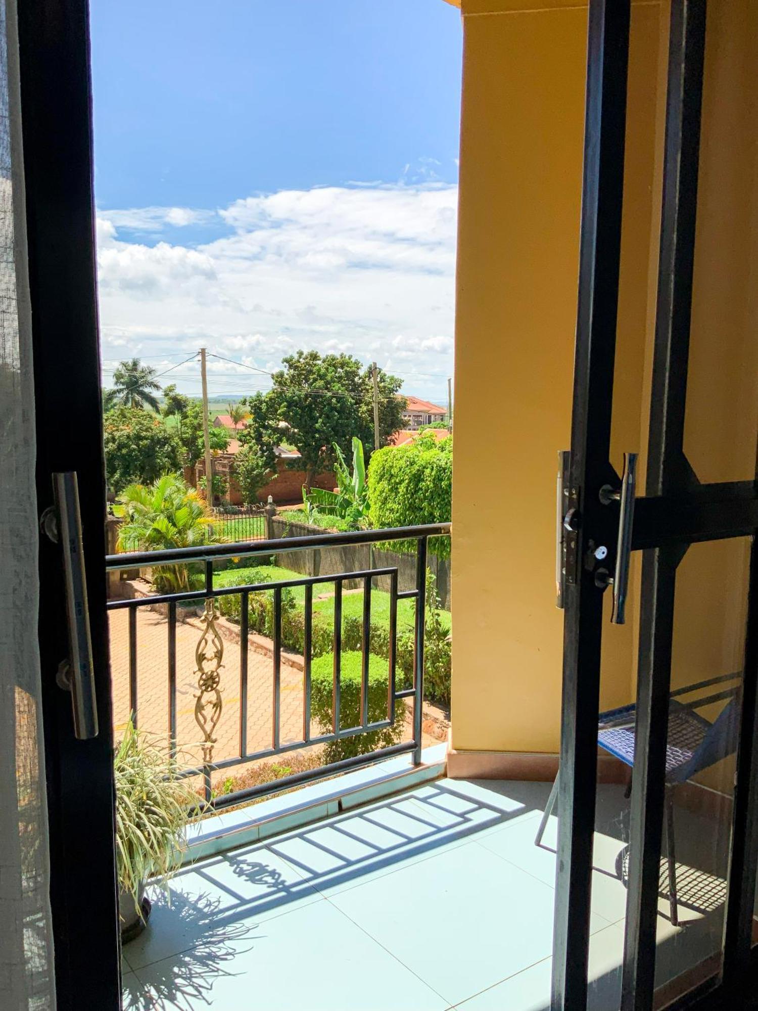 Hendo Hotel Entebbe Eksteriør bilde