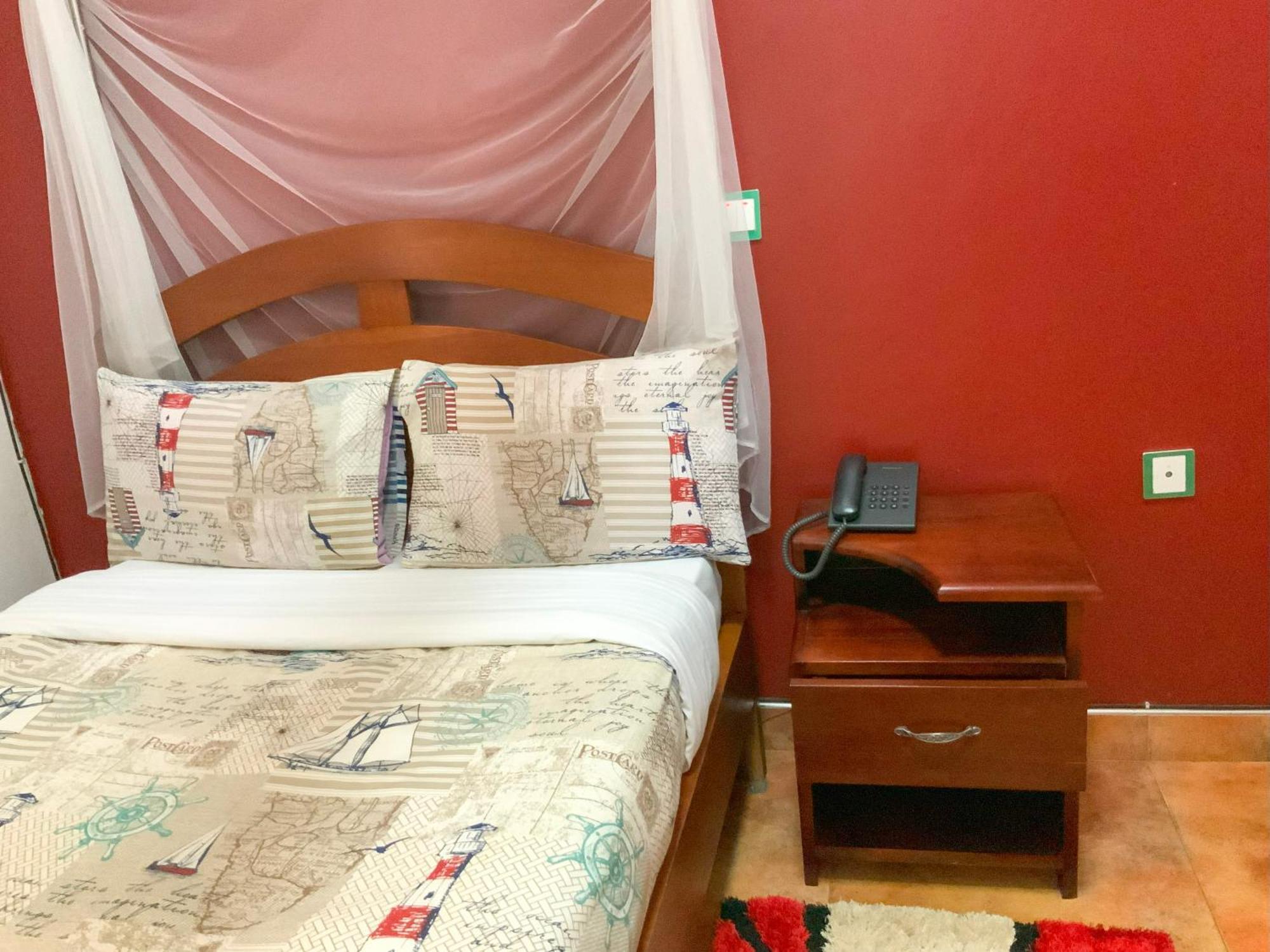 Hendo Hotel Entebbe Eksteriør bilde